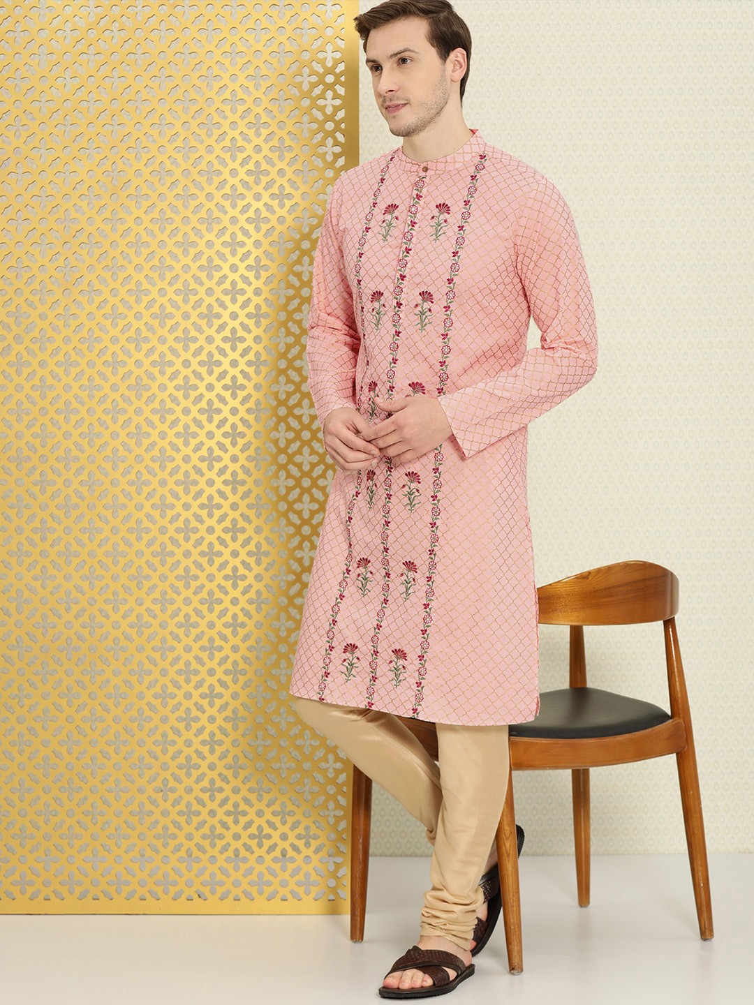 

House of Pataudi Men Pink & Red Embroidered Kurta