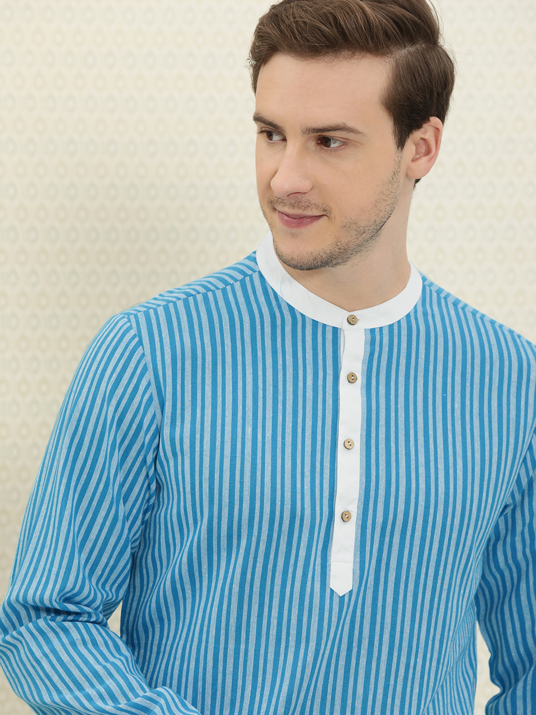 

House of Pataudi Men Blue & White Striped Kurta