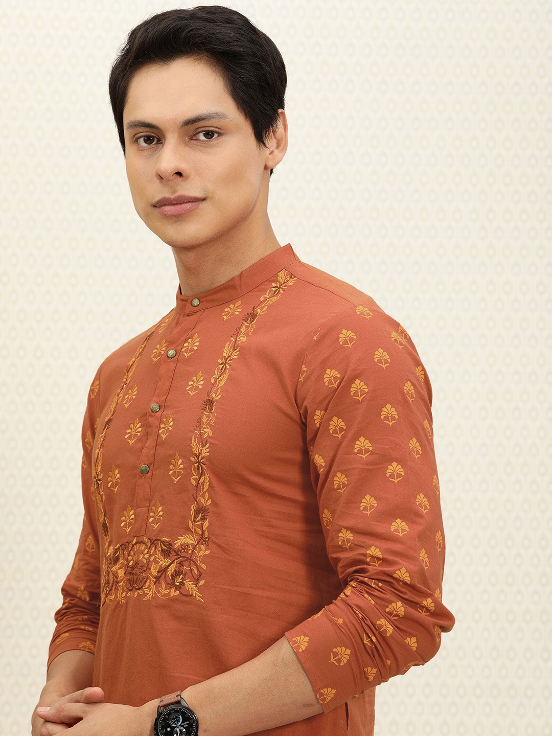 

House of Pataudi Men Rust Floral Embroidered Thread Work Jashn Kurta
