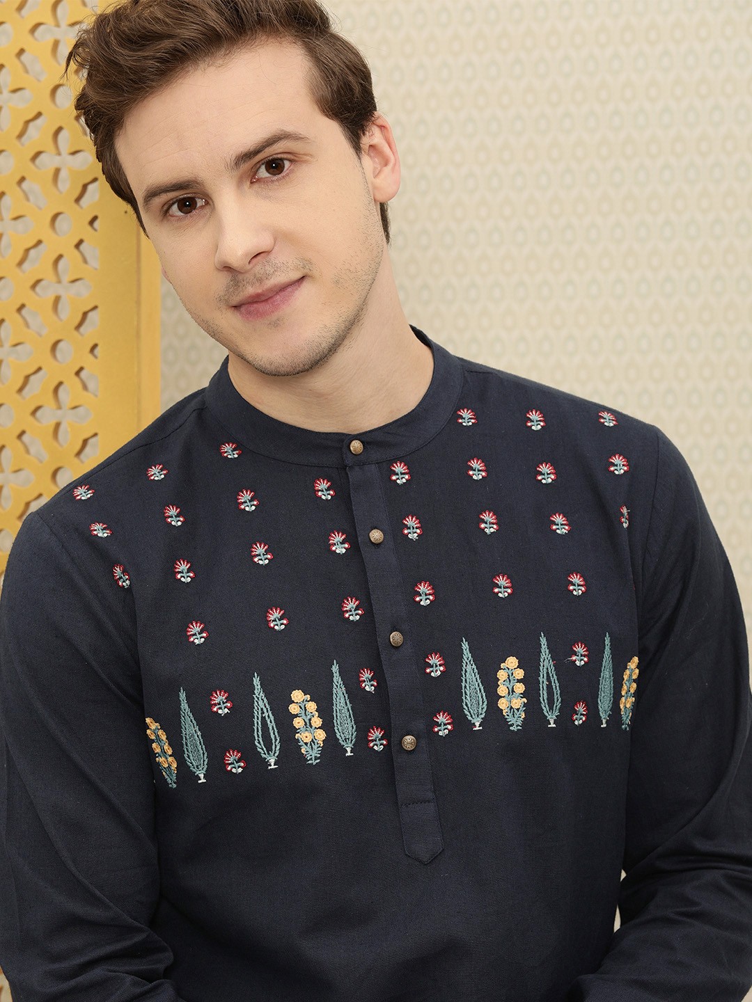

House of Pataudi Men Navy Blue Embroidered Jashn Kurta