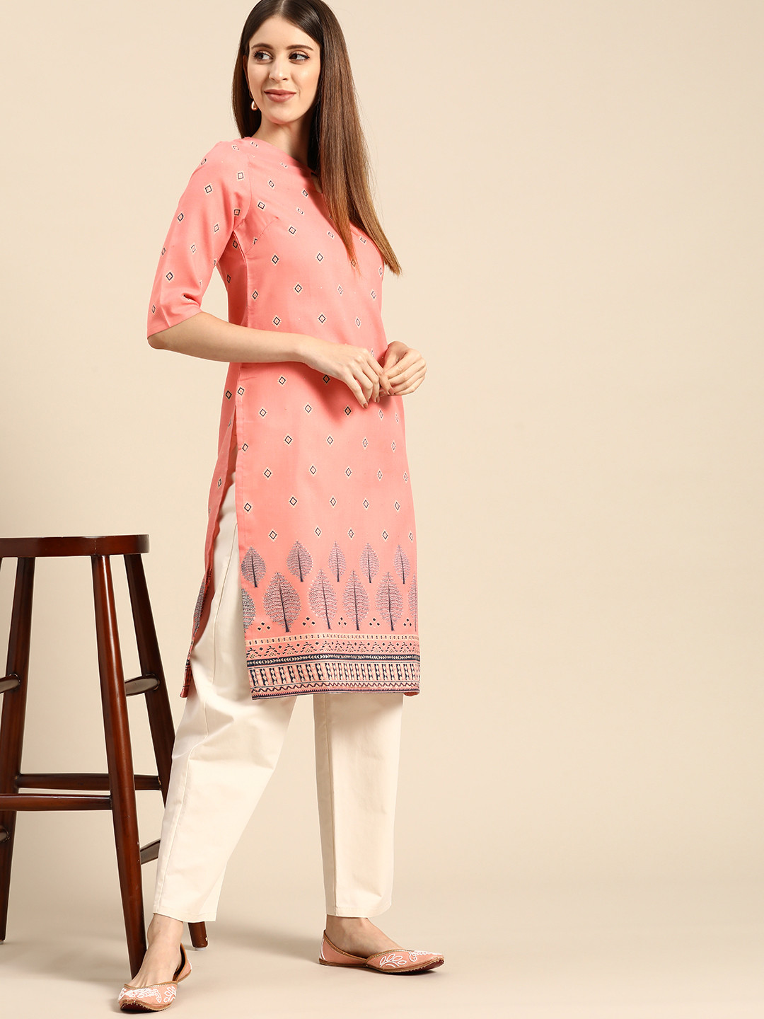 

Anouk Women Pink & Black Geometric Foil Printed Keyhole Neck Pastels Kurta
