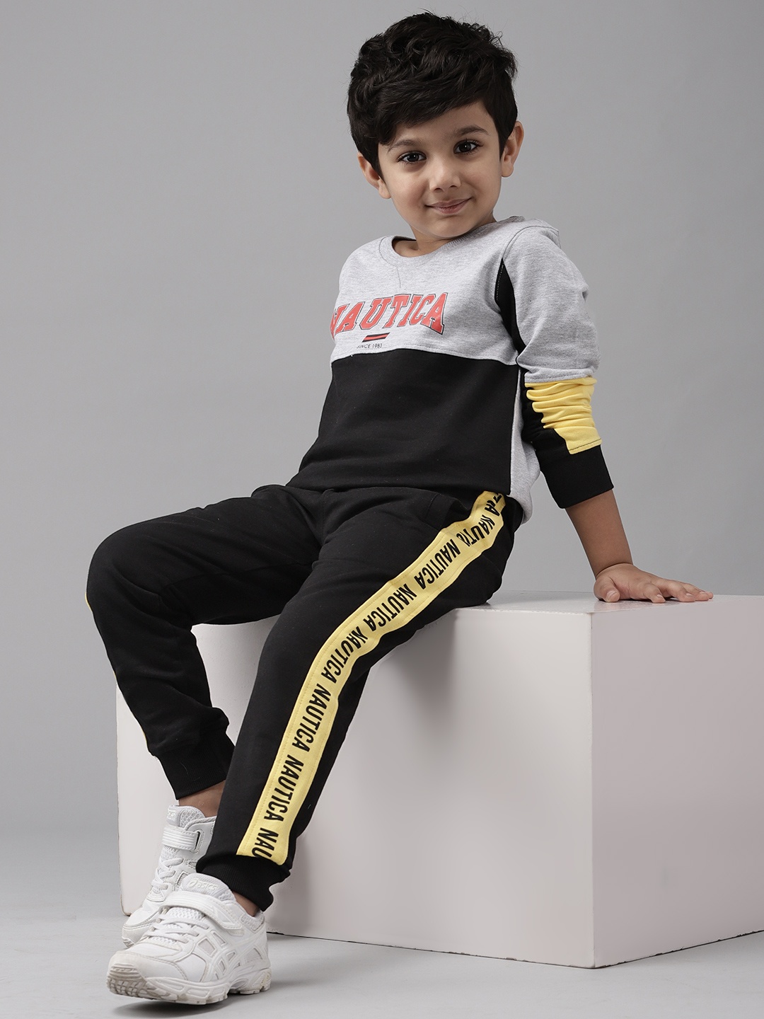 

Nautica Boys Grey Melange & Black Brand Logo Print Sweatshirt
