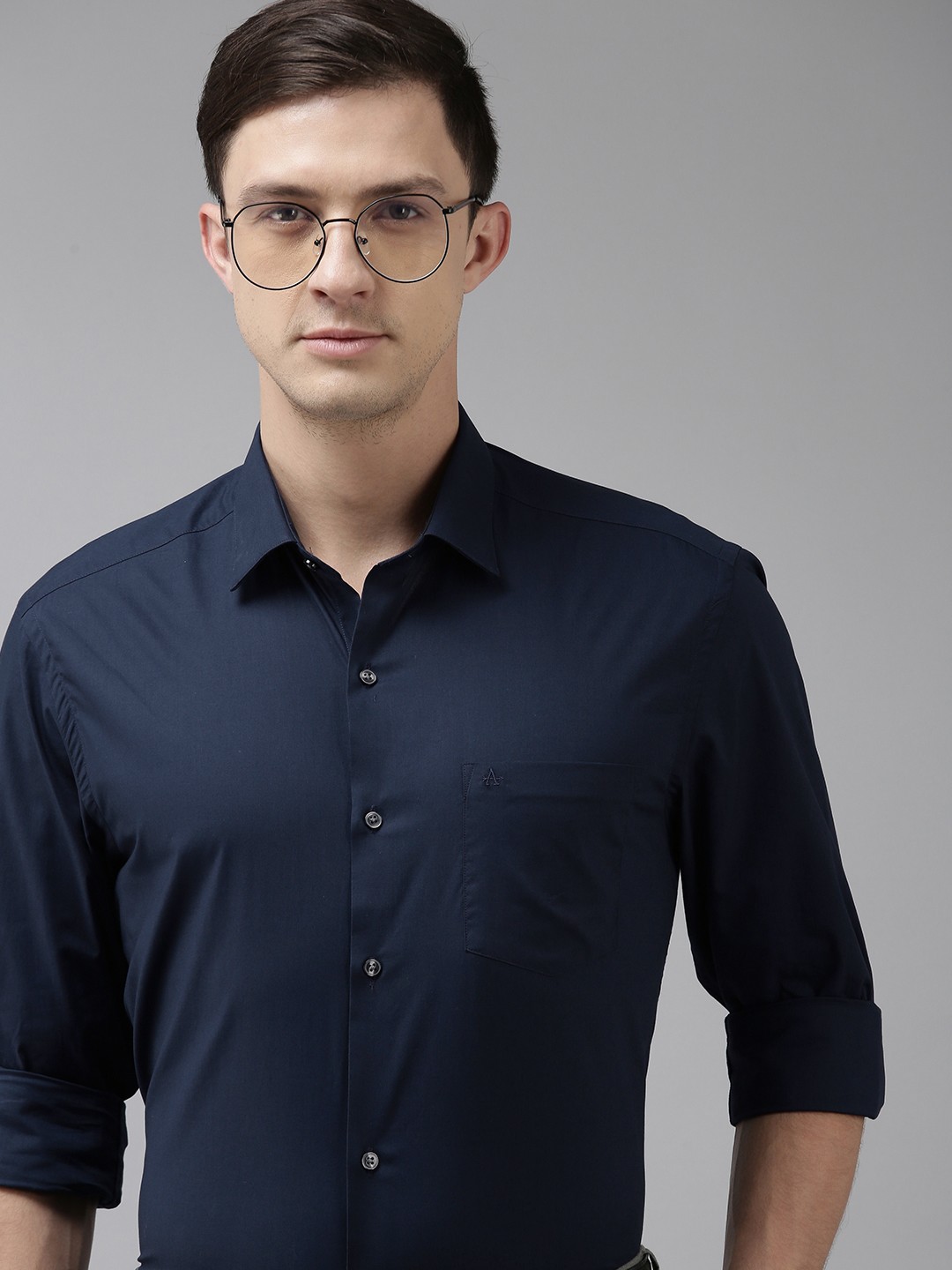 

Arrow Men Navy Blue Slim Fit Solid Pure Cotton Casual Shirt
