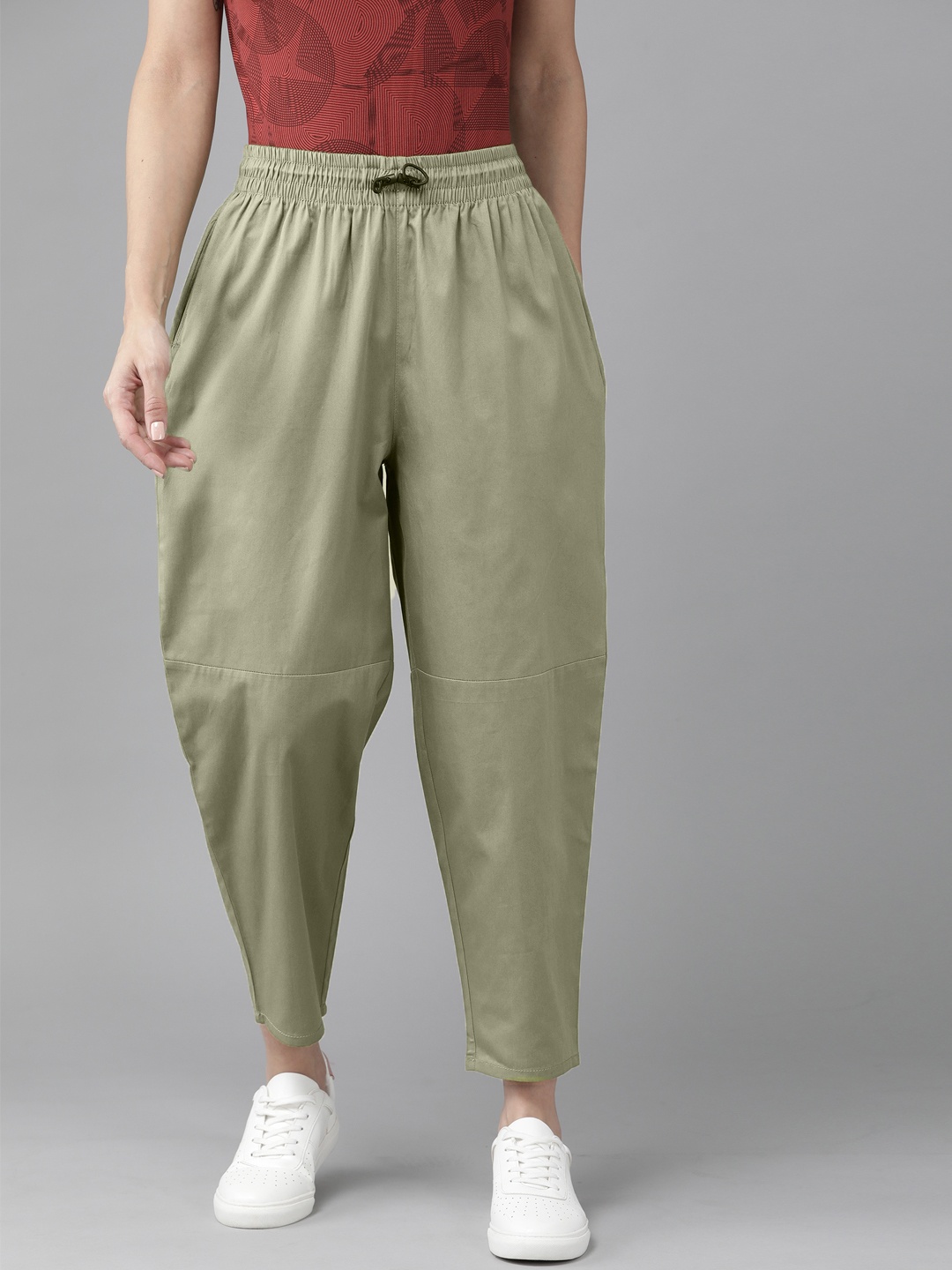 

Roadster Women Olive Green Solid Pure Cotton Pleated Trousers