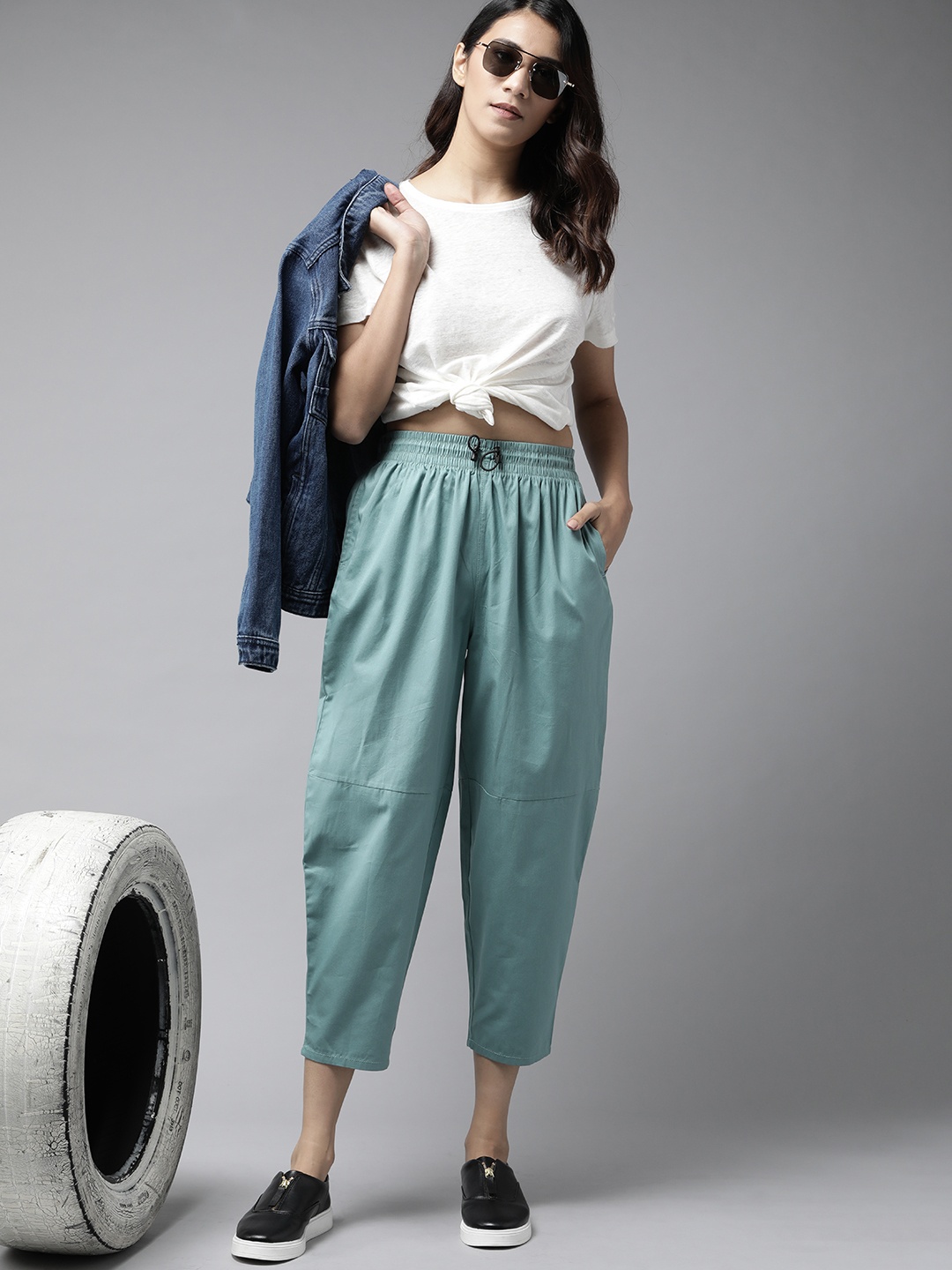 

Roadster Women Blue Pleated Cotton Cropped Trousers