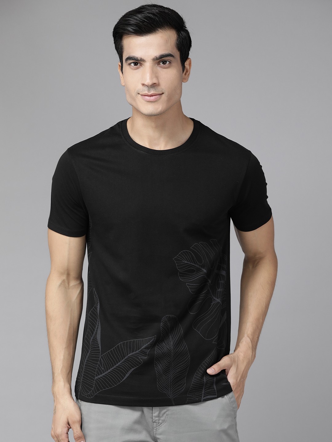 

Blackberrys Men Black Solid Slim Fit T-shirt