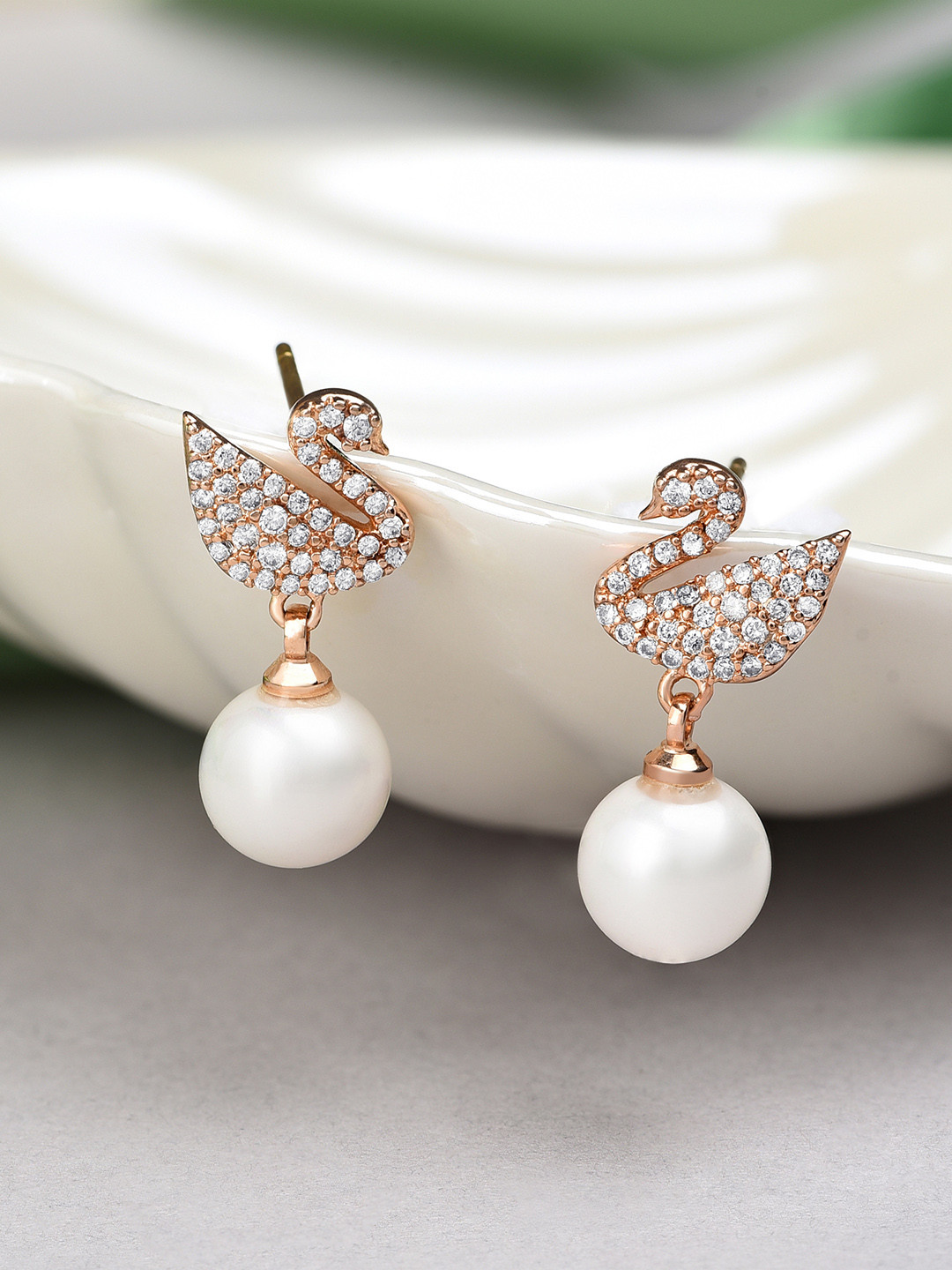 

AMI Rose Gold & White Contemporary Drop Earrings