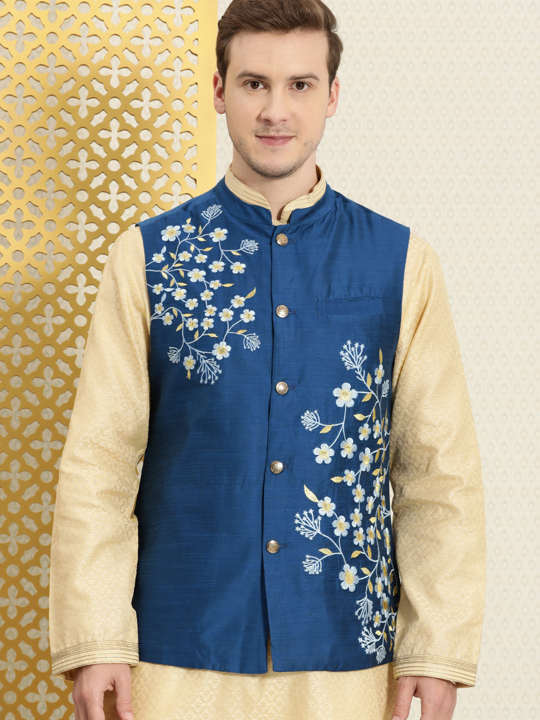 

House of Pataudi Men Blue Floral Embroidered Jashn Nehru Jacket