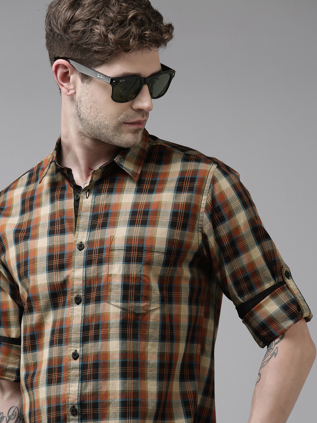 

Roadster Men Multicoloured Checked Opaque Twill Roll-Up Sleeves Sustainable Casual Shirt, Multi