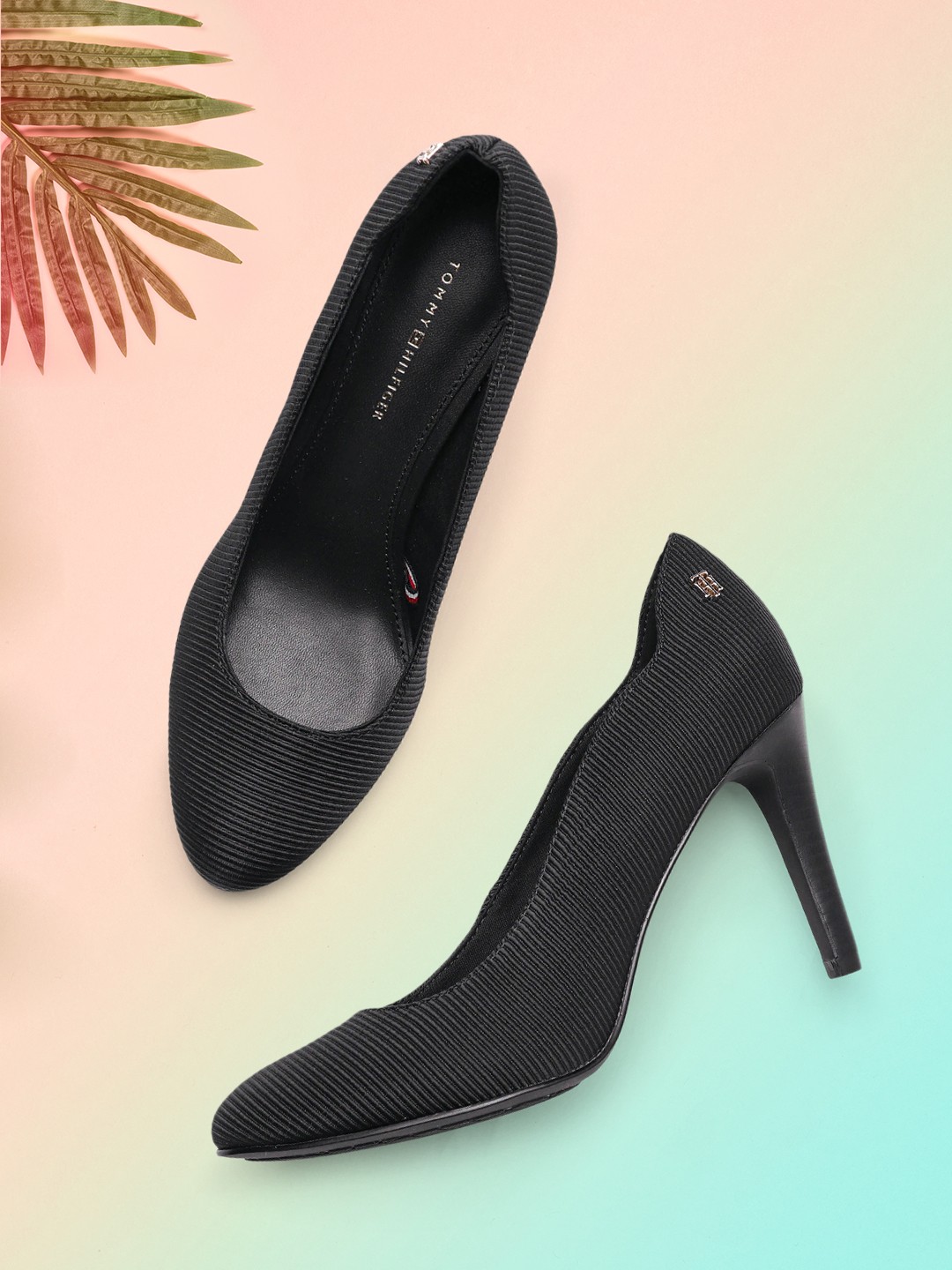 

Tommy Hilfiger Black Textured Mid-Top Pumps