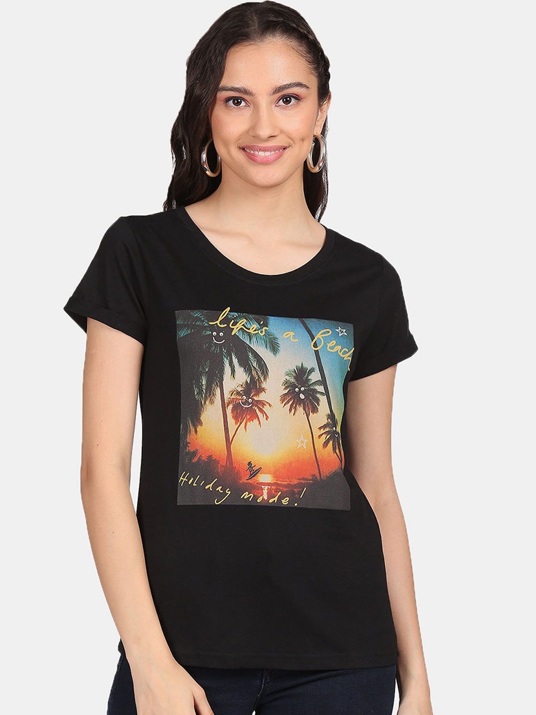 

Sugr Women Black Printed Printed V-Neck Extended Sleeves T-shirt