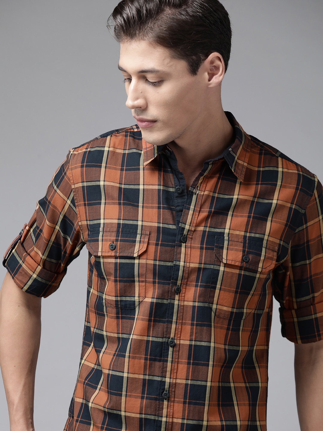

Roadster Men Rust Orange & Navy Blue Pure Cotton Windowpane Checked Casual Shirt