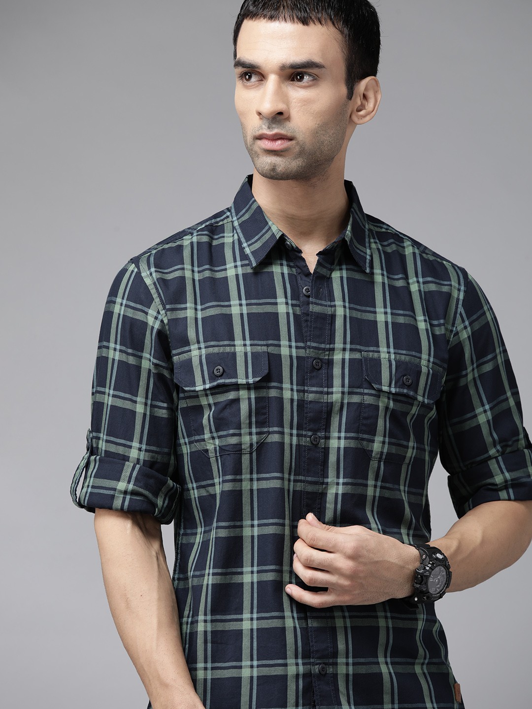 

Roadster Men Navy Blue & Green Pure Cotton Windowpane Checked Casual Shirt