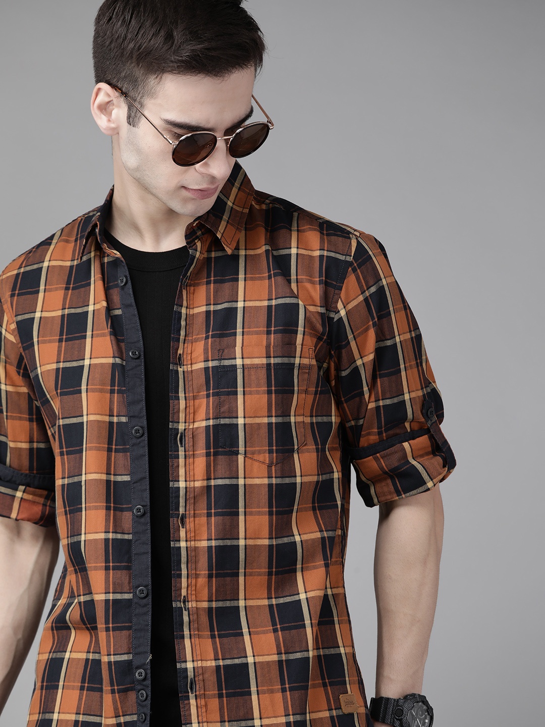 

Roadster Men Rust Brown & Navy Blue Cotton Gingham Checks Opaque Checked Casual Shirt