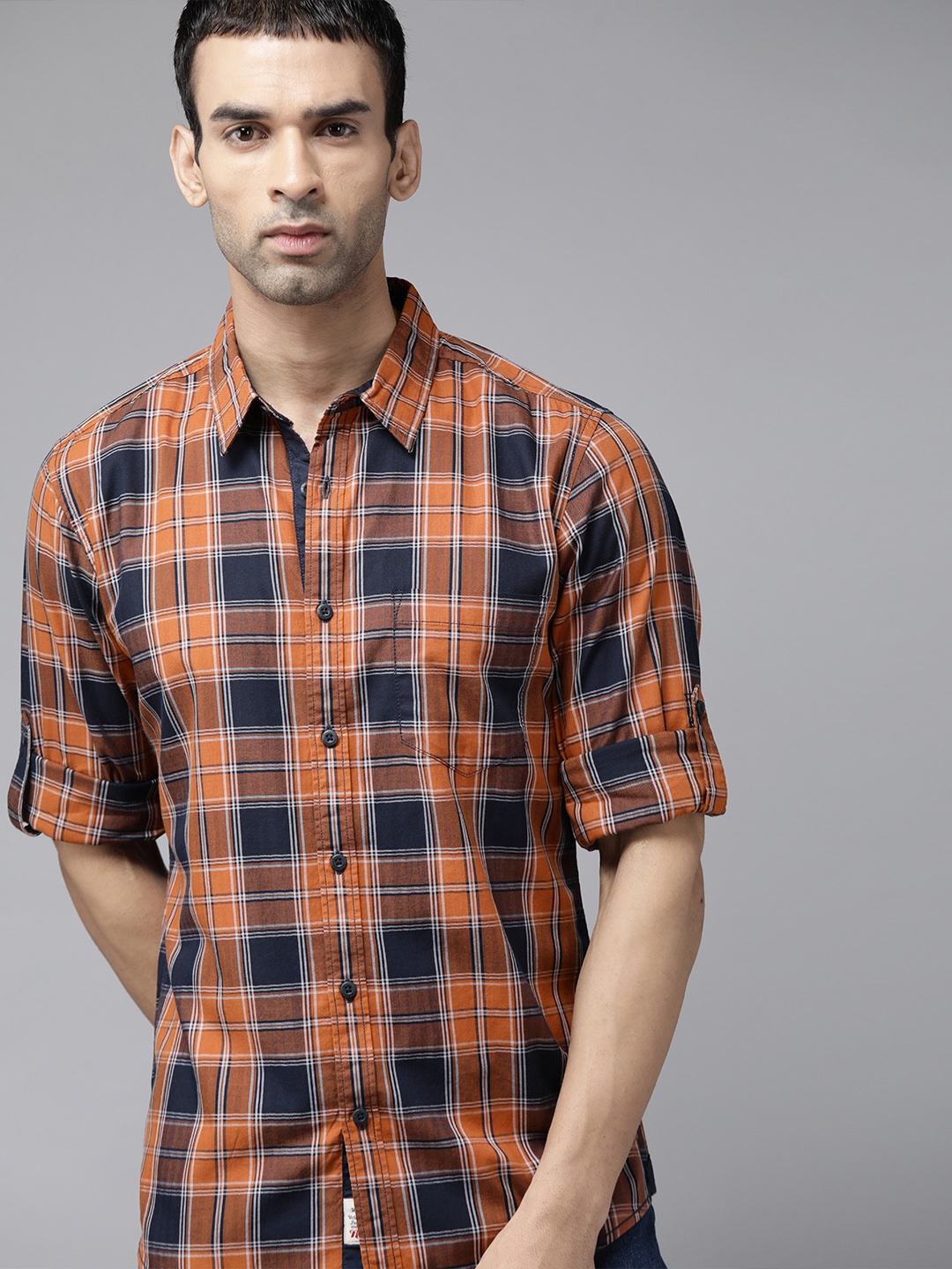 

Roadster Men Brown & Navy Blue Pure Cotton Tartan Checked Casual Shirt