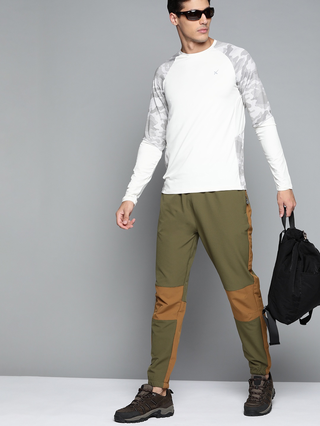 

HRX By Hrithik Roshan Outdoor Men Olive Green Lycra Colourblock Tracksuit