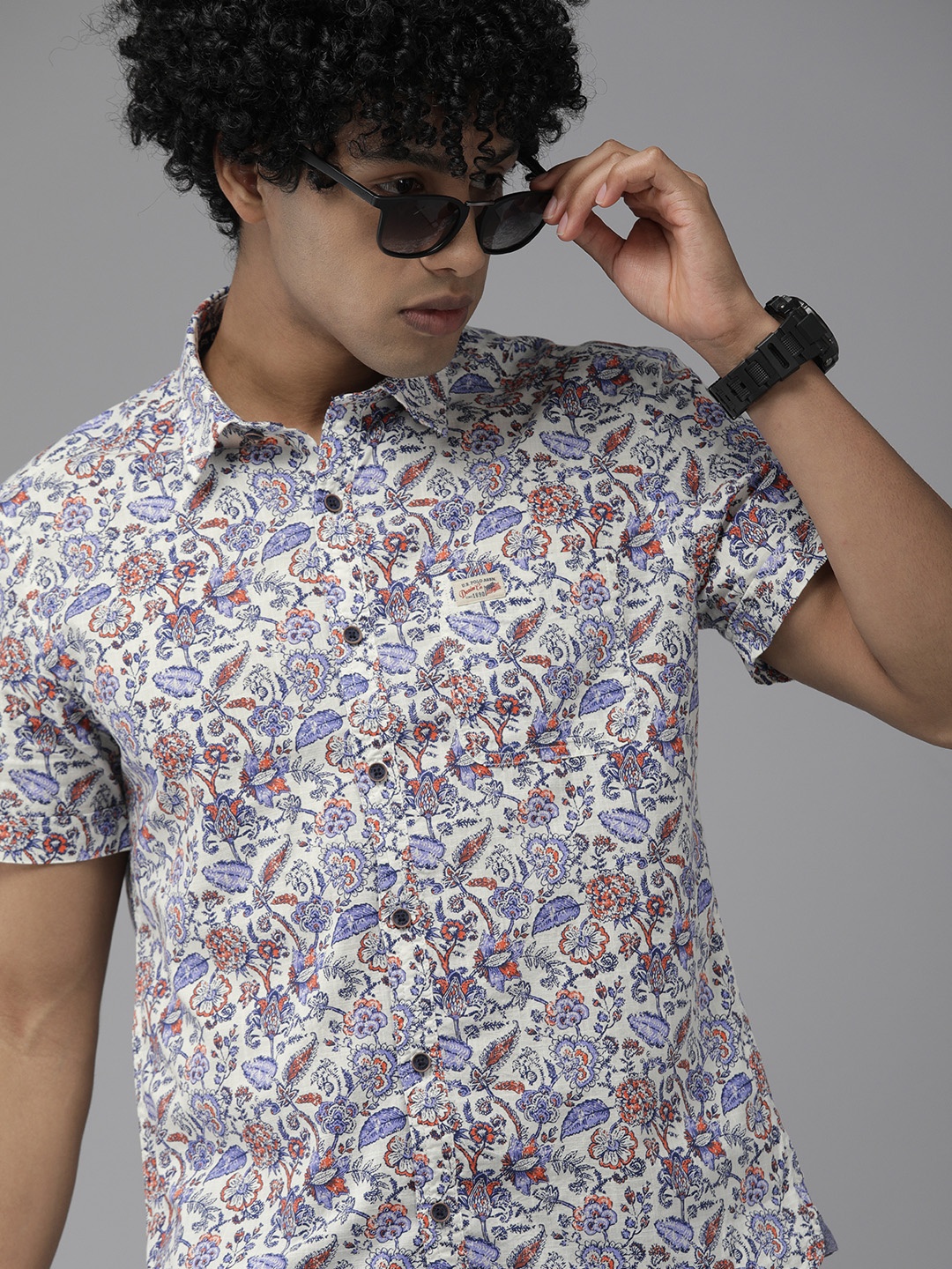

U S Polo Assn Denim Co Men White & Navy Blue Floral Printed Casual Shirt