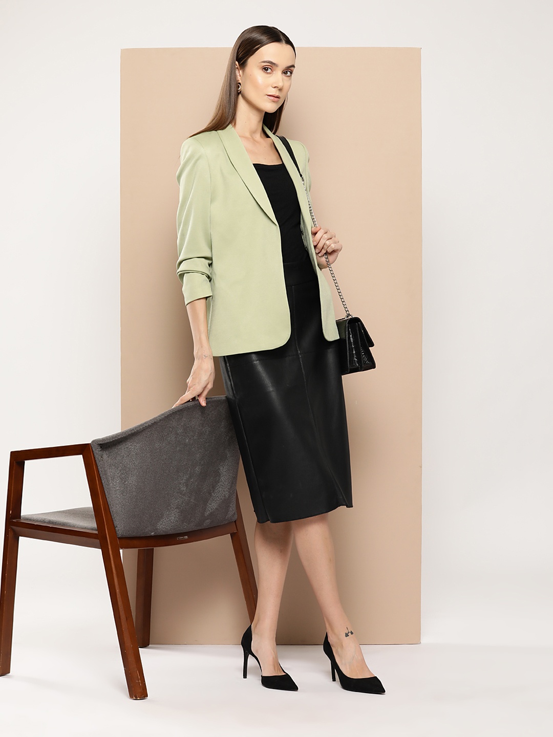 

INVICTUS Women Regular Fit Formal Blazer, Green