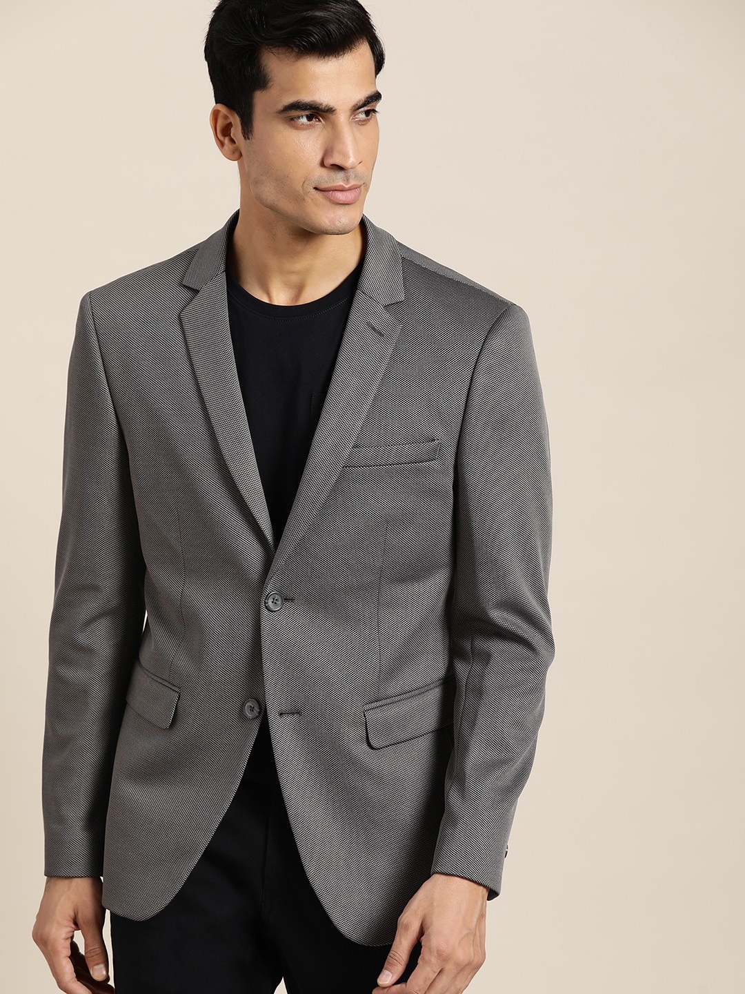 

INVICTUS Men Grey Solid Single-Breasted Slim Fit Smart Casual Blazer