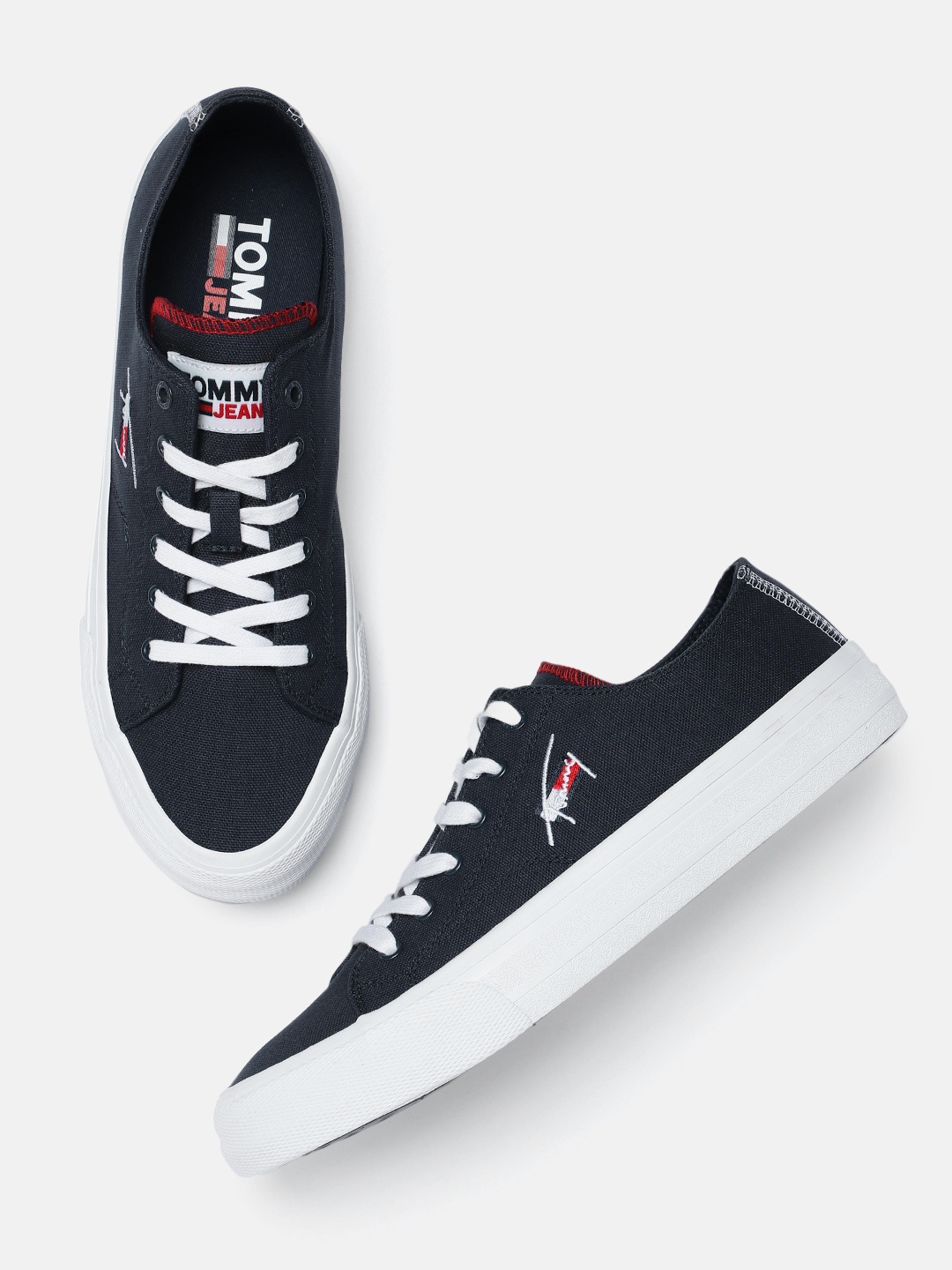 

Tommy Hilfiger Men Navy Blue Solid Sneakers