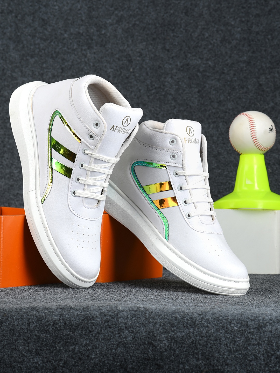 

AfroJack Men White Printed Sneakers