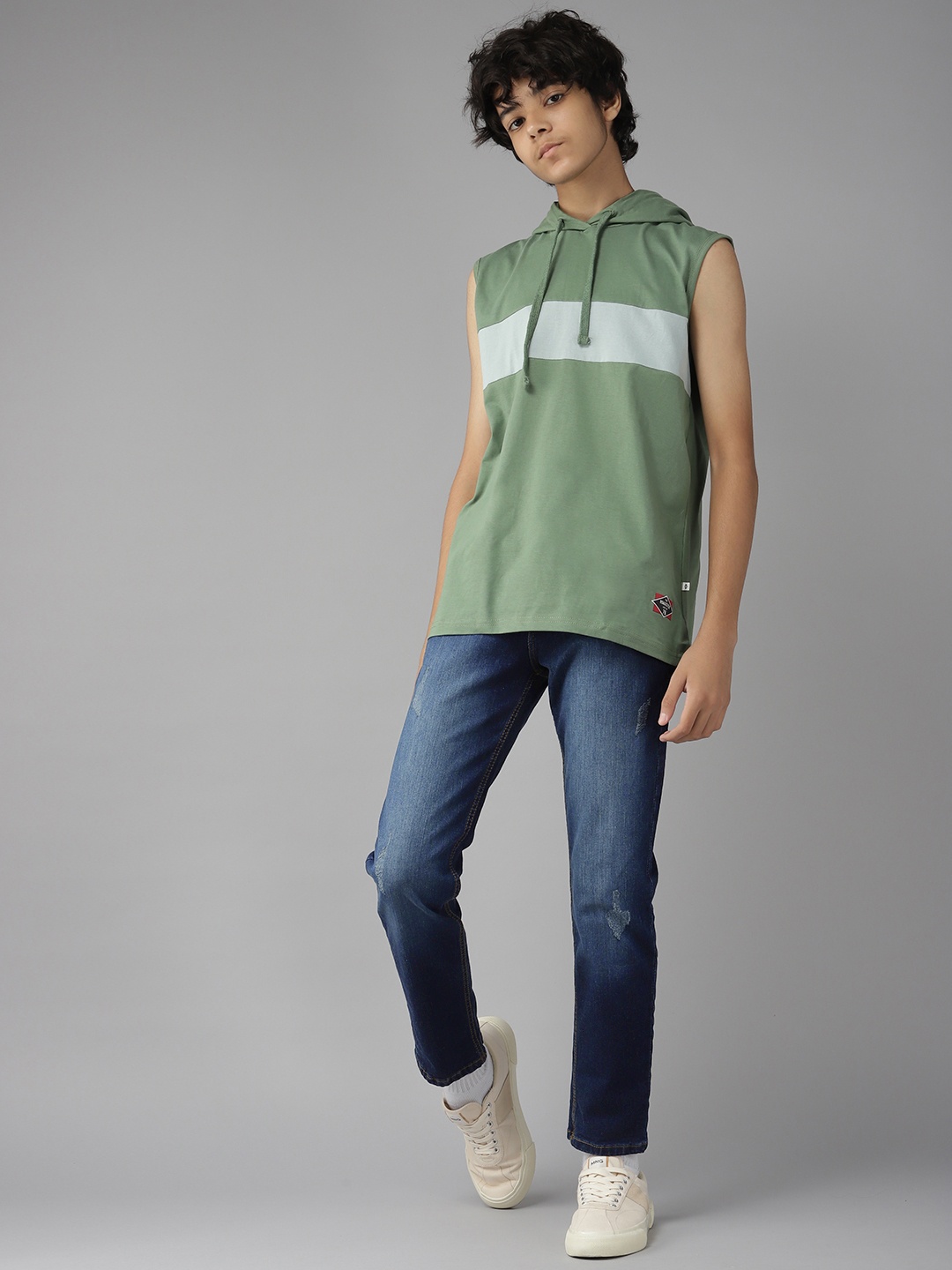 

UTH by Roadster Boys Navy Blue Mildly Distressed Heavy Fade Stretchable Jeans