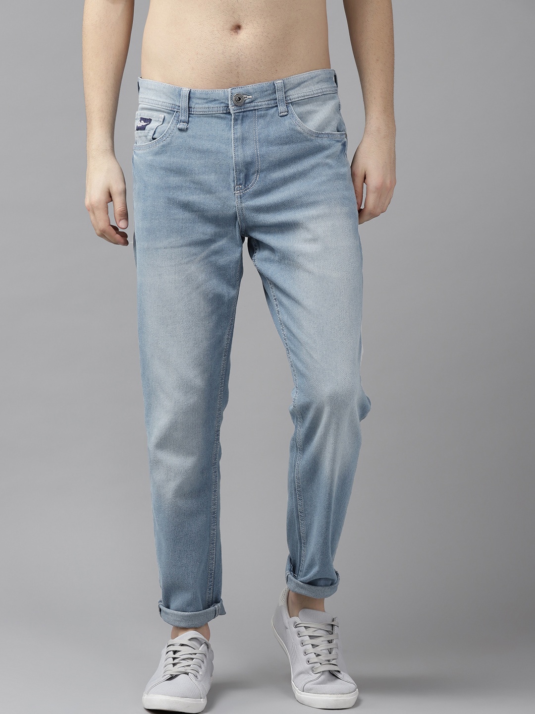 

Roadster Men Blue Carrot Fit Light Fade Stretchable Jeans