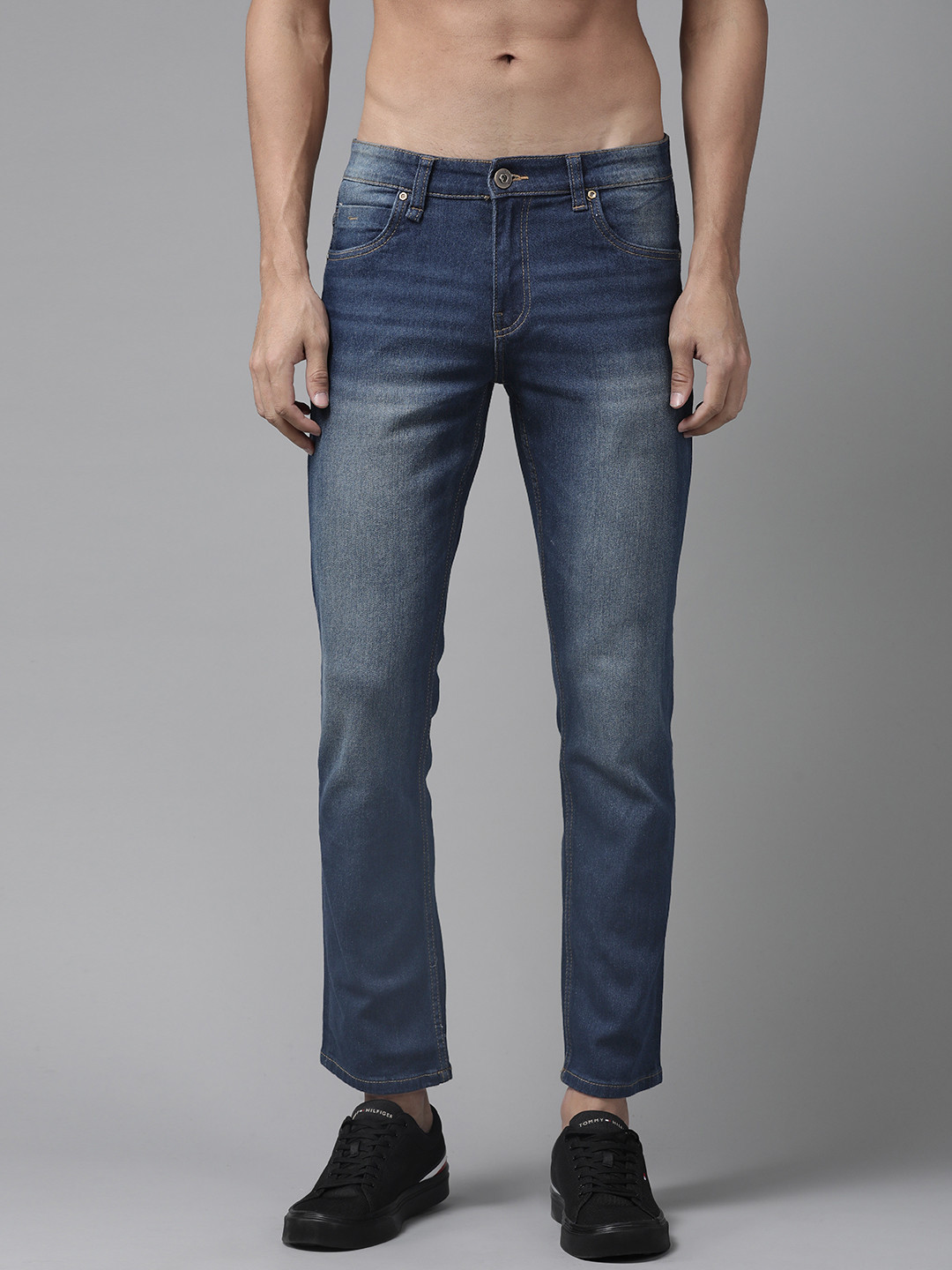 

Roadster Men Blue Slim Fit Light Fade Stretchable Jeans