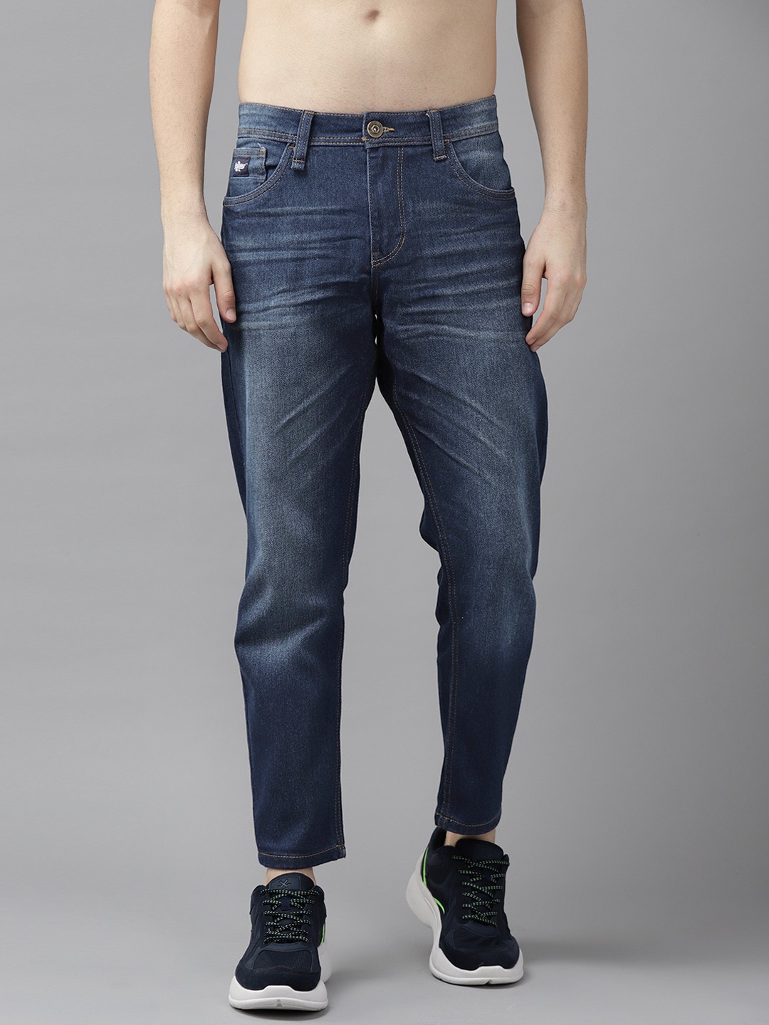 

Roadster Men Navy Blue Carrot Fit Light Fade Stretchable Jeans