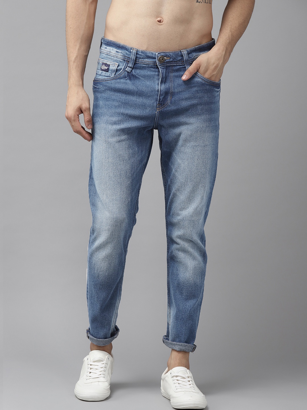 

Roadster Men Blue Carrot Fit Light Fade Stretchable Jeans