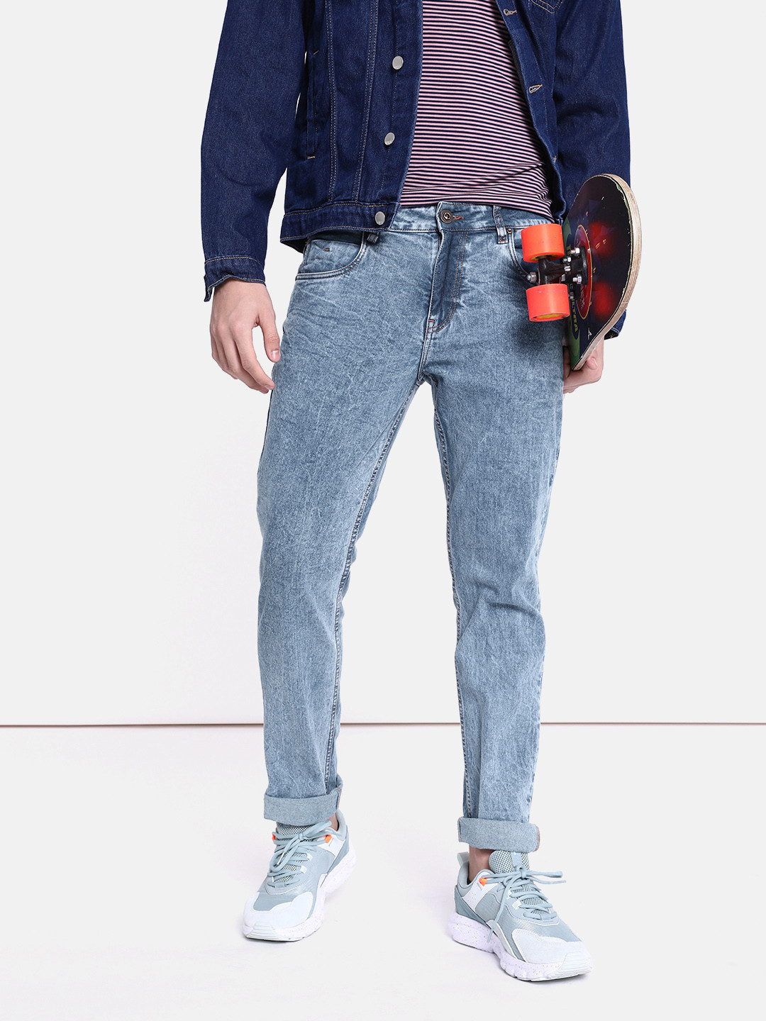 

Roadster Men Blue Slim Fit Light Fade Acid Wash Stretchable Jeans