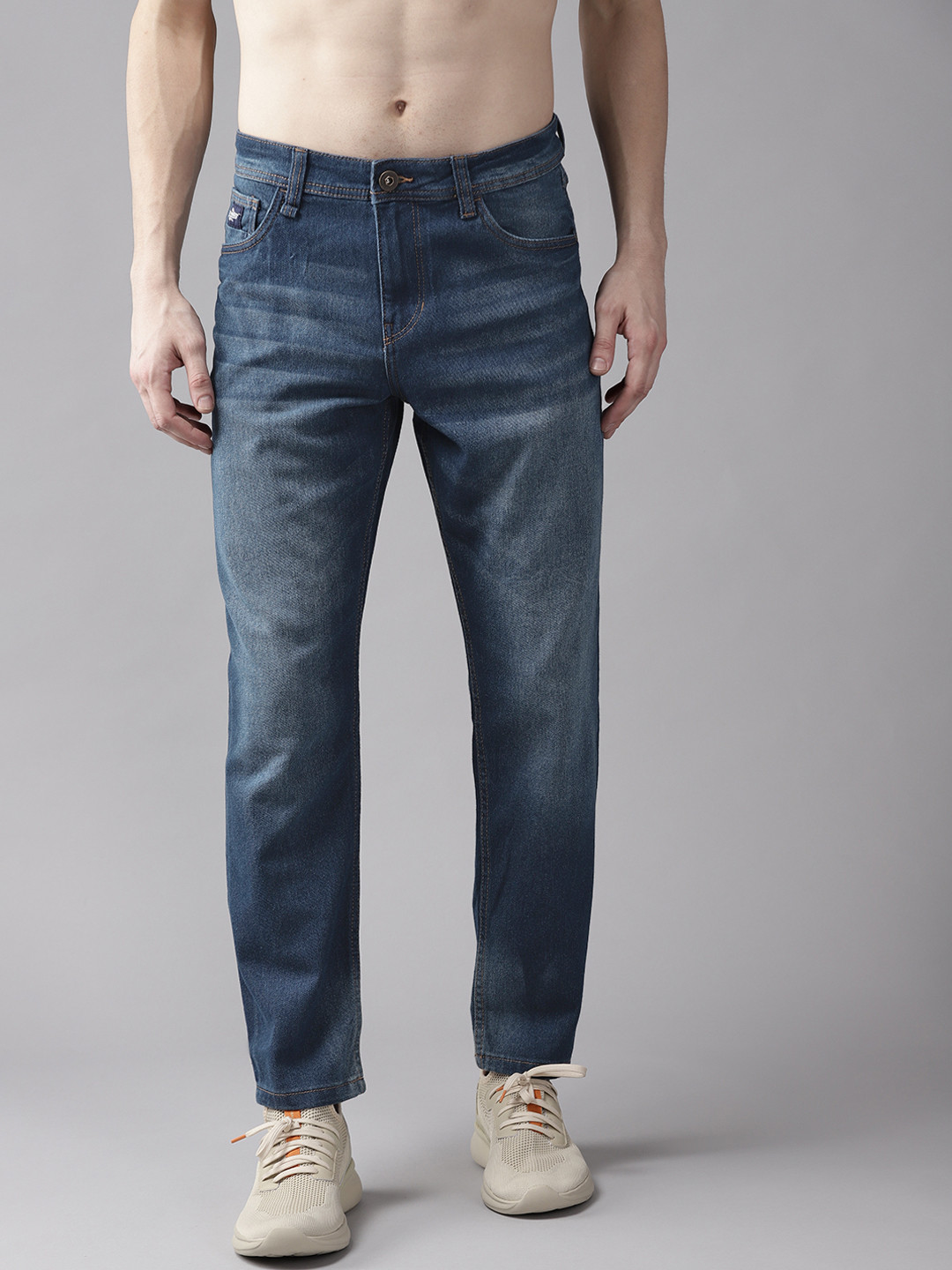 

Roadster Men Blue Light Fade Stretchable Jeans