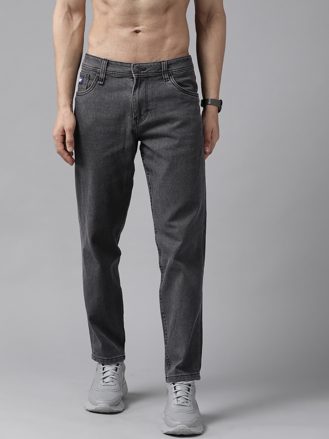 

Roadster Men Black Carrot Stretchable Jeans