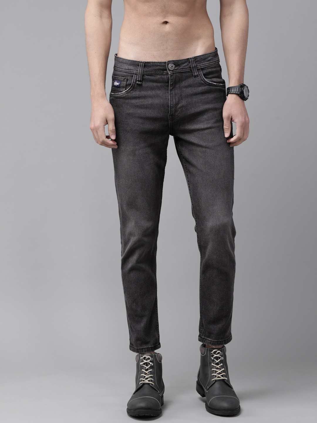

Roadster Men Charcoal Grey Carrot Fit Light Fade Stretchable Jeans
