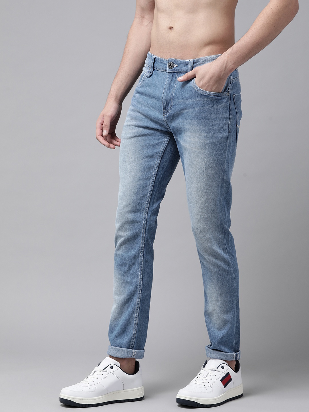 

Roadster Men Blue Slim Tapered Fit Light Fade Stretchable Jeans