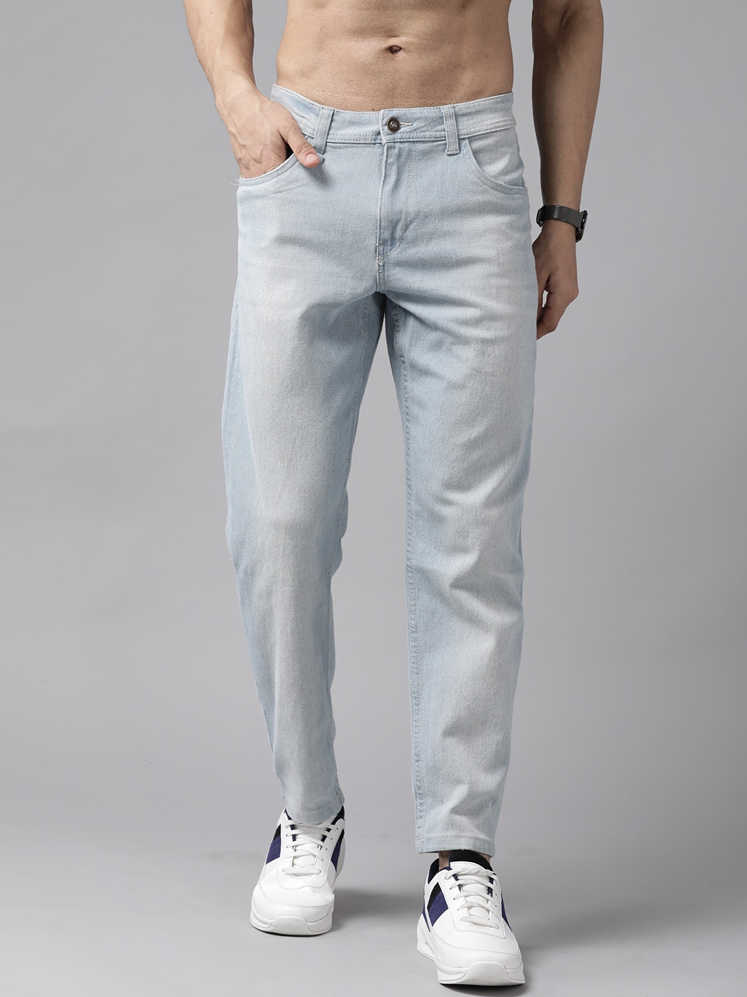 

Roadster Men Blue Carrot Fit Light Fade Mid-Rise Stretchable Jeans