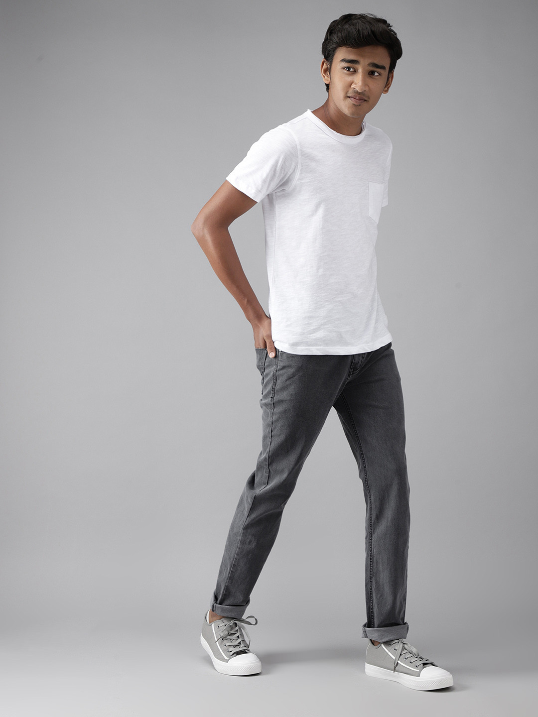 

UTH by Roadster Boys Charcoal Grey Clean Look Slim Fit Stretchable Jeans