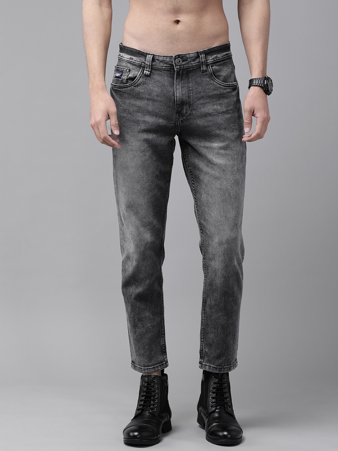 

Roadster Men Charcoal Grey Carrot Fit Light Fade Stretchable Washed Jeans