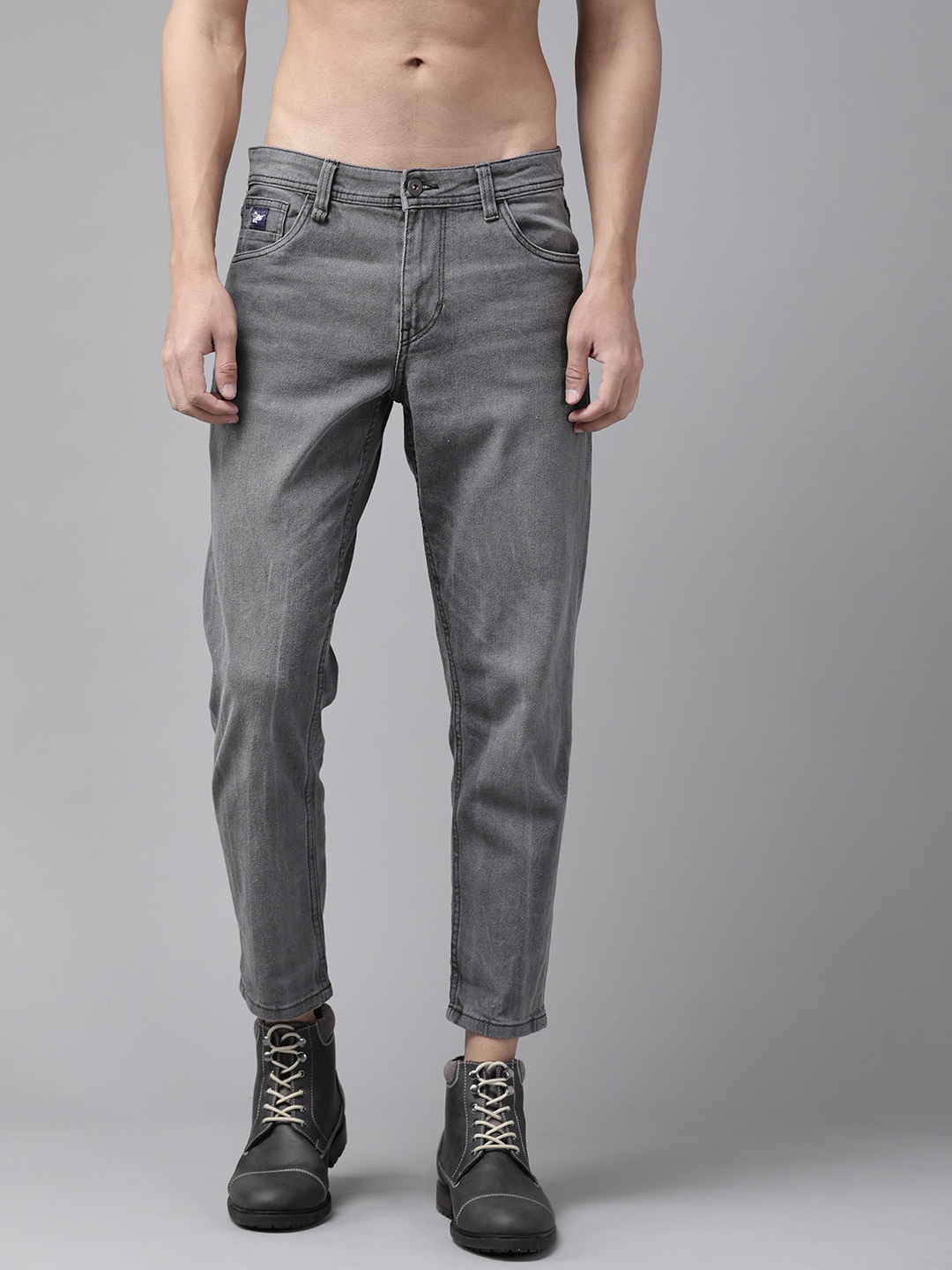 

Roadster Men Charcoal Grey Carrot Fit Stretchable Jeans