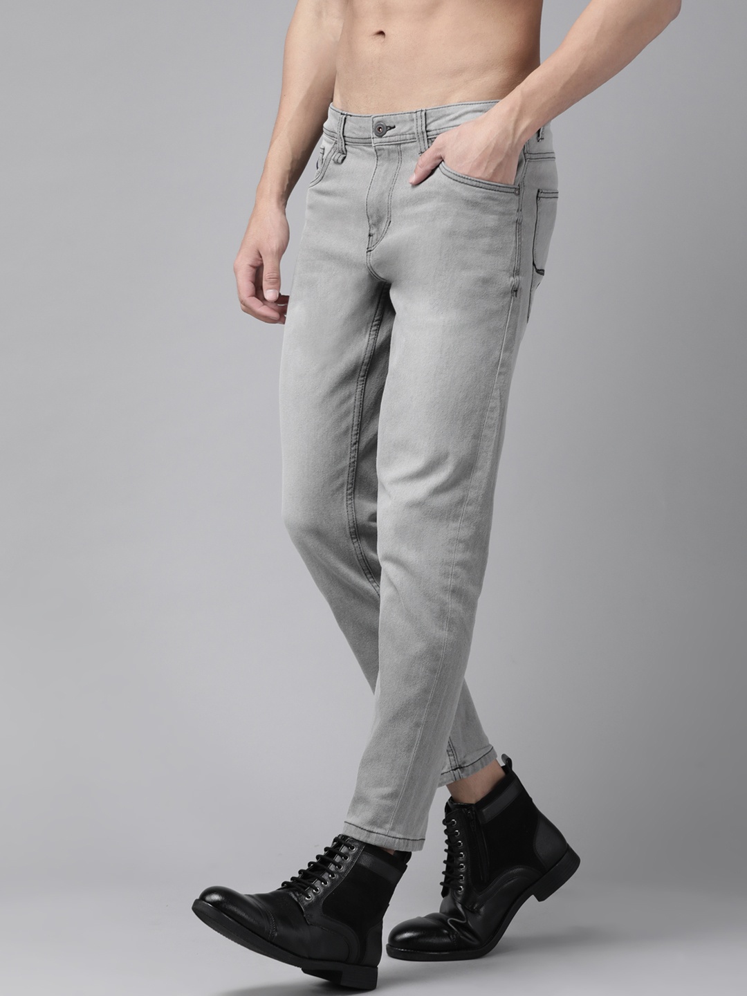 

Roadster Men Grey Carrot Fit Light Fade Stretchable Jeans