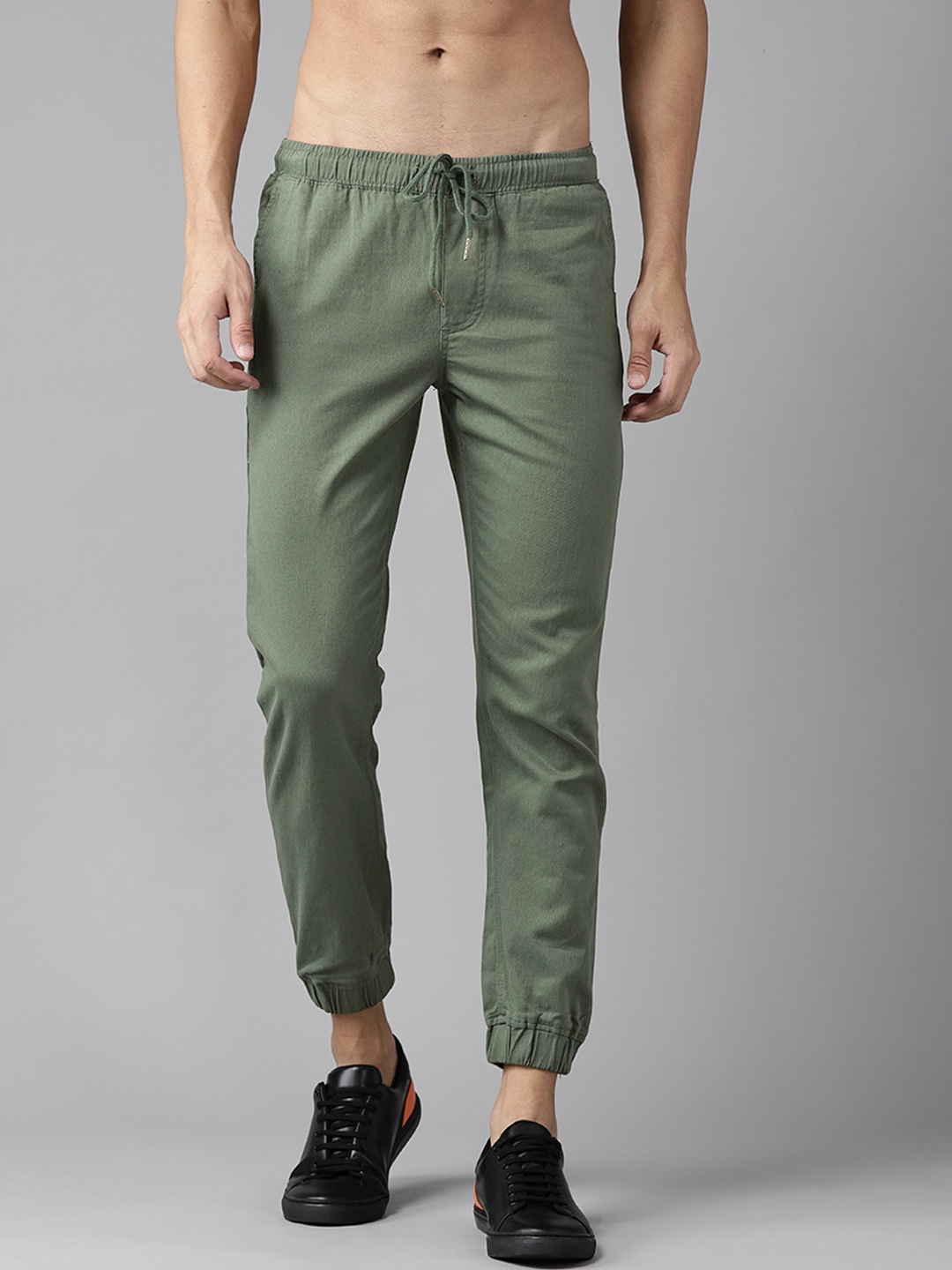 

Roadster Men Olive Green Slim Fit Joggers Trousers