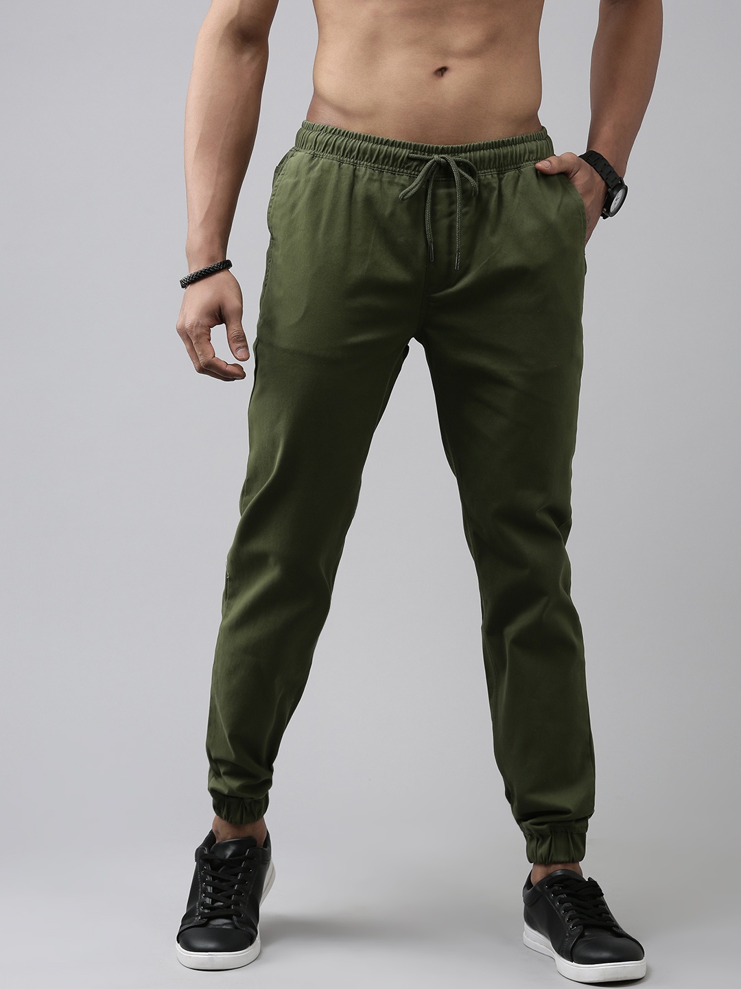 

Roadster Men Olive Green Solid Regular Fit Joggers