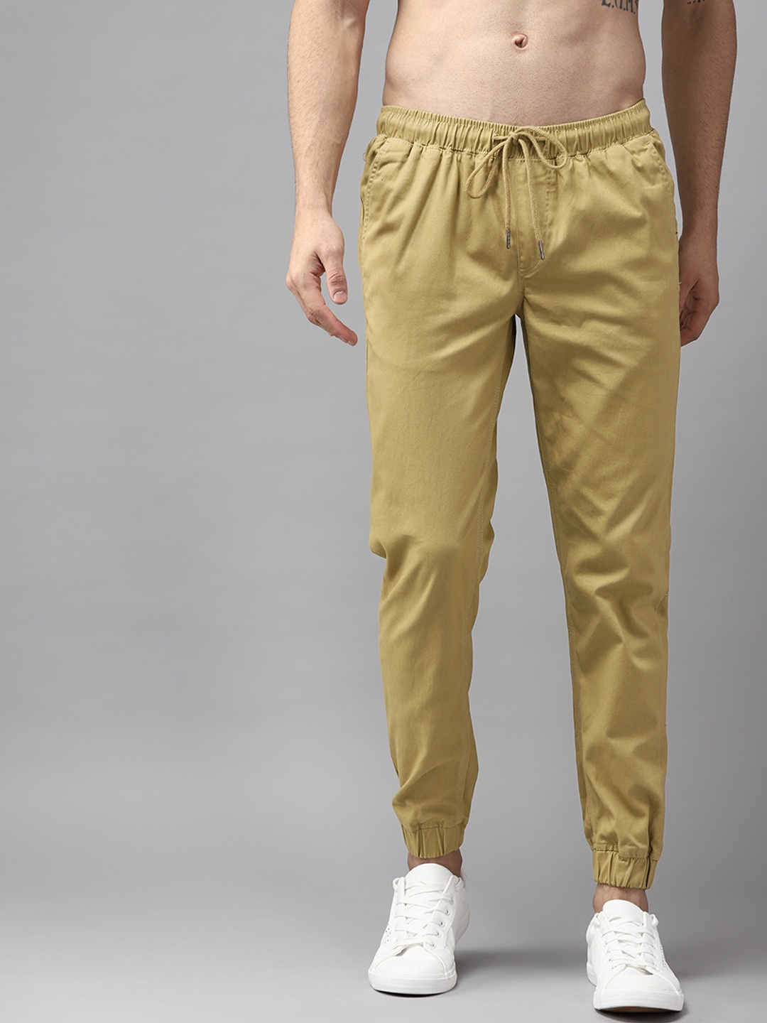 

Roadster Men Olive Green Solid Joggers