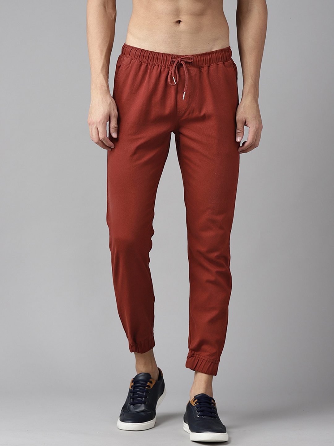 

Roadster Men Maroon Slim Fit Joggers Trousers