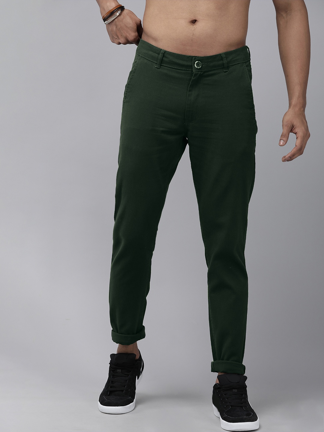 

Roadster Men Olive Green Solid Slim Fit Trousers