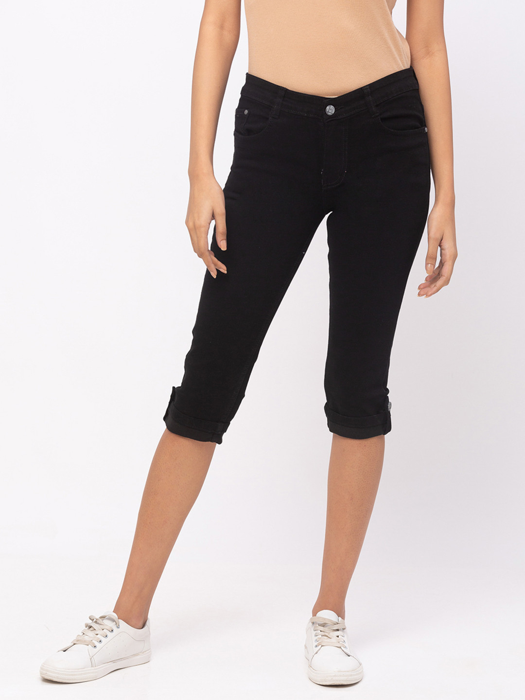 

ZOLA Women Solid Slim Fit Lightweight Capris, Black