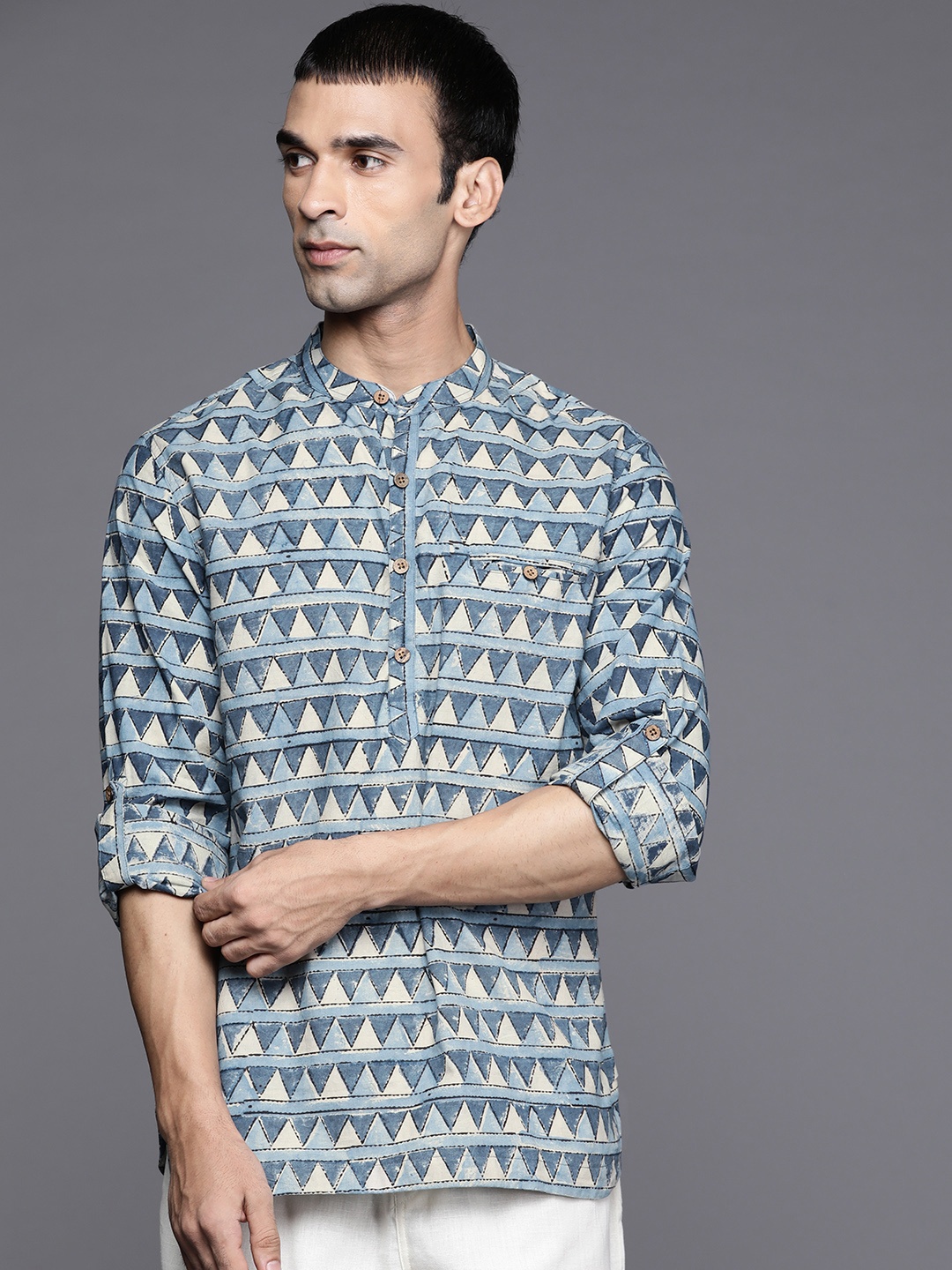 

Fabindia Men Blue & White Geometric Print Kalamkari Cotton Kurta