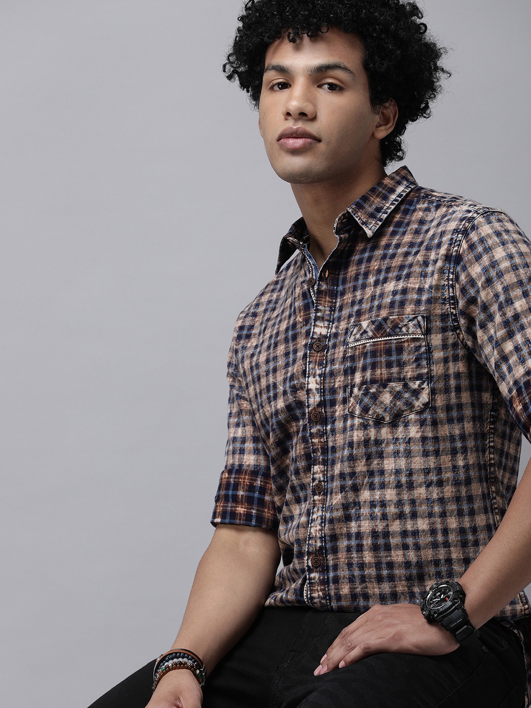

Roadster Men Brown & Blue Checked Pure Cotton Casual Shirt