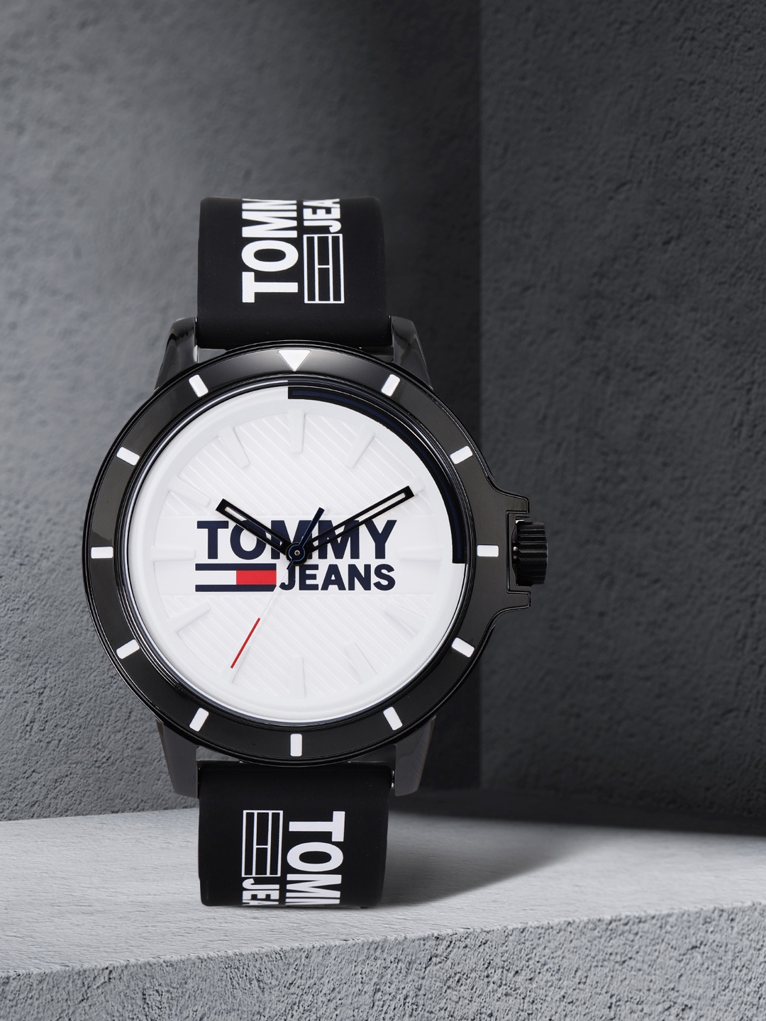 

Tommy Hilfiger Men White Patterned Analogue Watch TH1791828W
