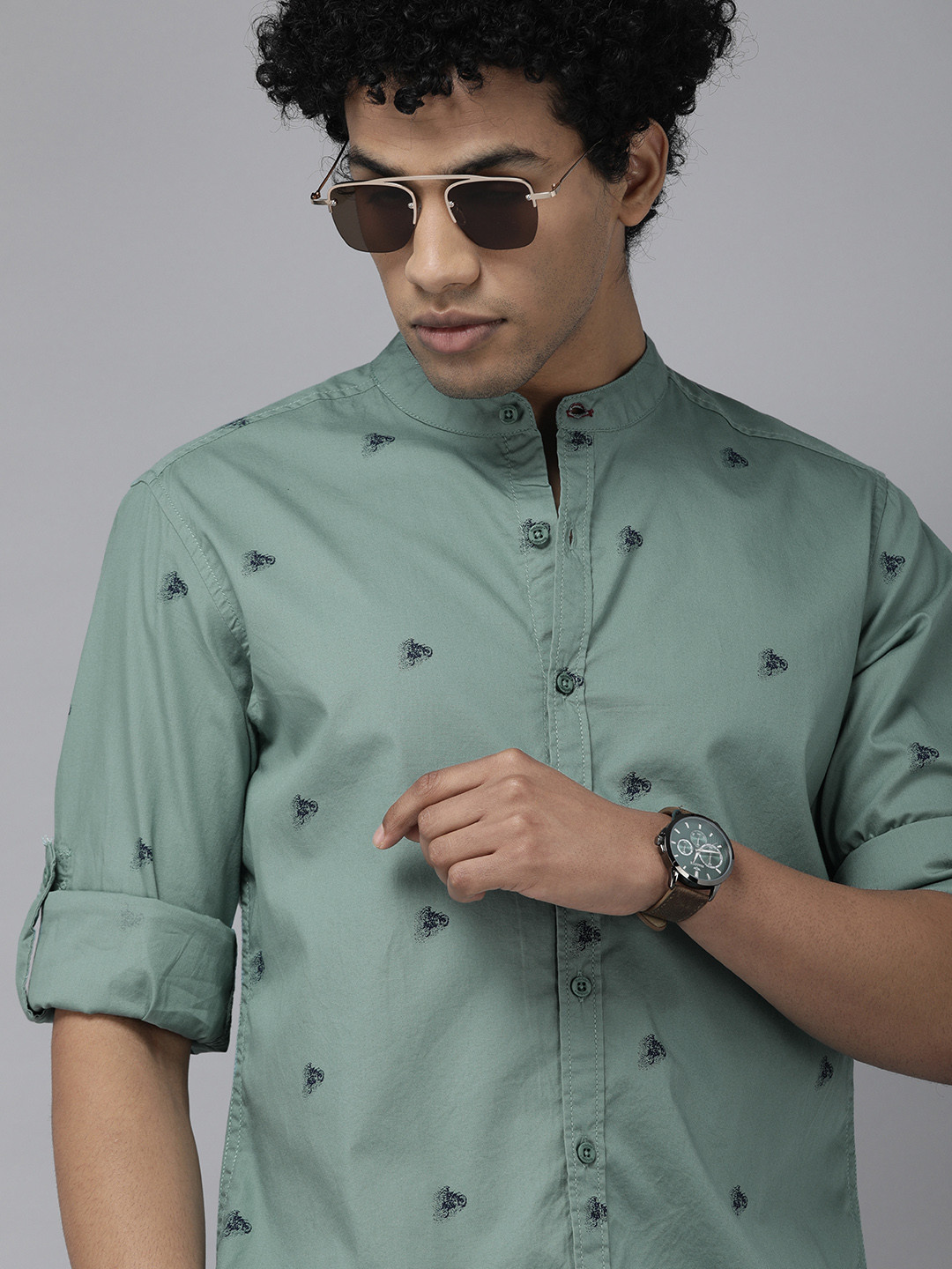 

Roadster Men Green Printed Casual Shirt